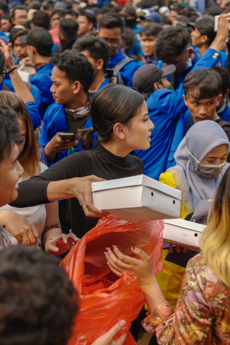 Aksi nyata !!! Mantap teteh <a href="/awkarin/">karin novilda</a>  
#HidupMahasiswa #HIDUPRAKYATINDONESIA #TolakRUUKUHP