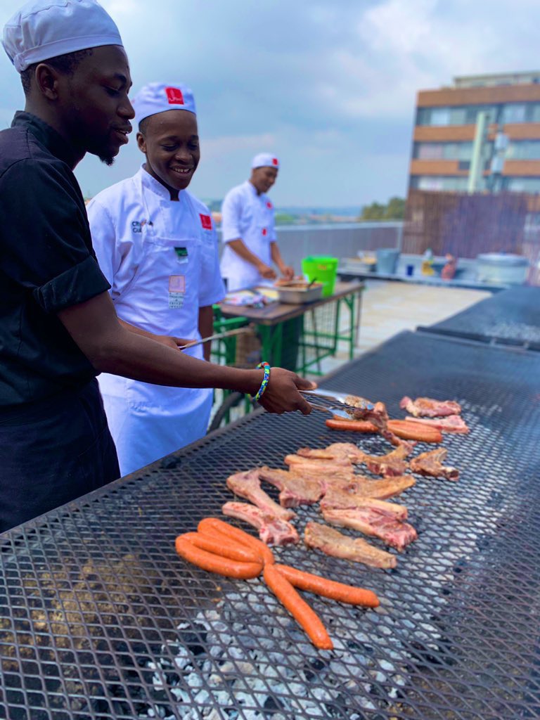 5FM's tweet photo. Scenes from the @HammanTime Heritage Tour brunch! ๐คฉ๐ฅฉ๐ฟ๐ฆ YES PLEASE!! ๐ฅ๐
#HTHT19 #RealMakoyaMoments
@Nick_Hamman
@ZambukSA
#HeritageDay #BraaiDay https://t.co/Kxzgdr2eEq
