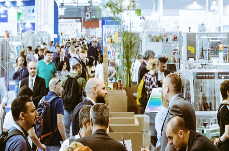 FieraMilanoSpa's tweet photo. L'area Asia-Pacifico è il più grande #ecommerce mondiale con una produzione di 1.892mld$ nel 2018.
#Tempodi un contatto diretto con il mkt cinese, di incontri di #business nel mercato locale: l'appuntamento è a #EPackTech a #Shanghai 23-26/10.
https://t.co/b3X3yIHoSK https://t.co/0MdZQjk6Ms