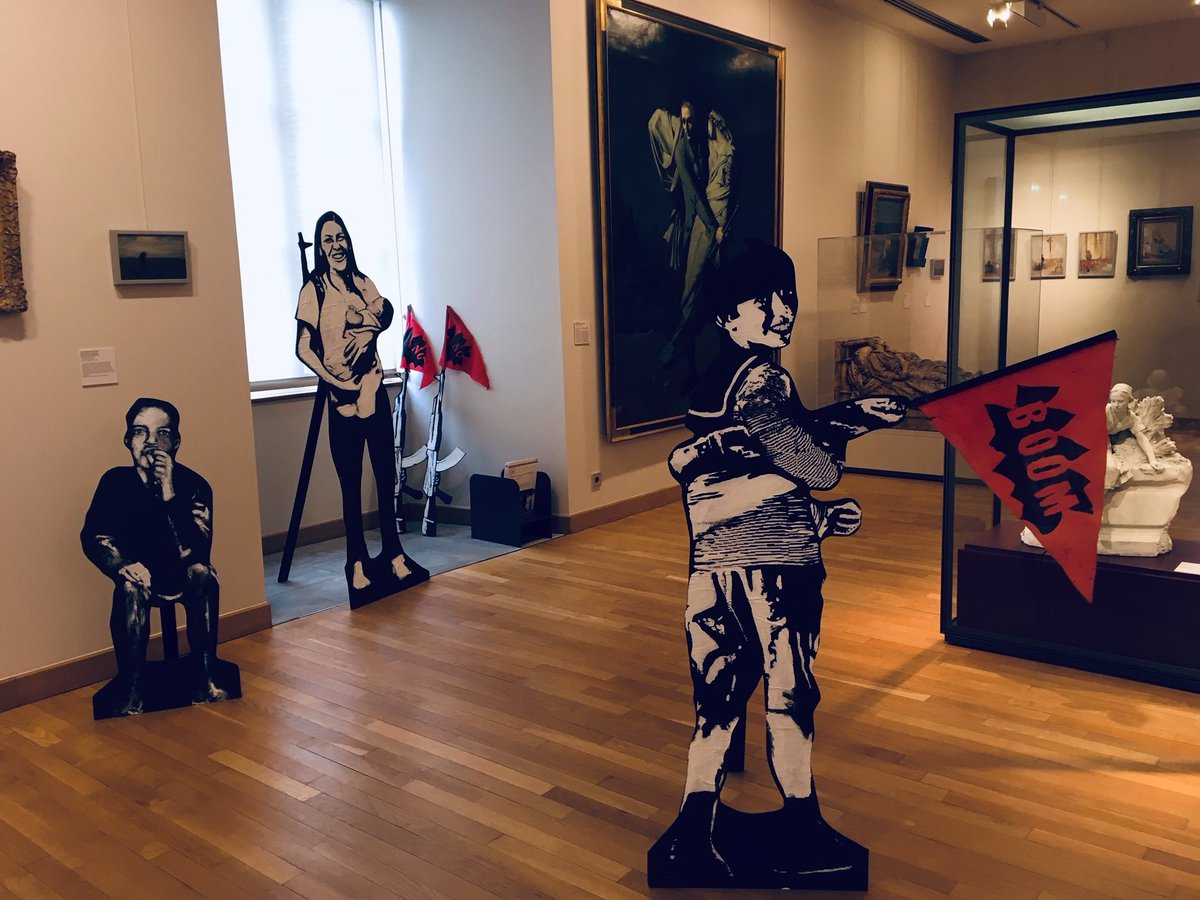 Frac_PC's tweet photo. Hier, nous étions en montage de l'exposition "En différé" au @musee_angouleme. Avec des oeuvres de #GiuliaAndreani, #FayçalBaghriche, #Etcétera, #CraigieHorsfield, #PierreJahan, #IanSimms, #ErwanVenn. À découvrir dès aujourd'hui. https://t.co/s83mWEsoQ5