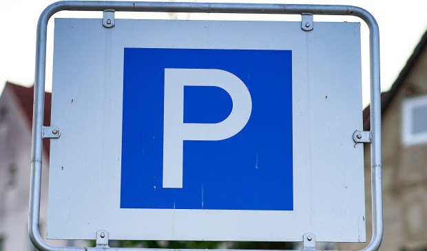 Junior College krijgt tijdelijke parkeervoorziening NUNSPEET Er komt een tijdelijke parkeervoorziening voor het Junior College. Dat is sinds kort gevestigd in de voormalige basisschool De Arend aan de Albert Neuhuyslaan. ... twib.in/l/8LMERz5M6znx
