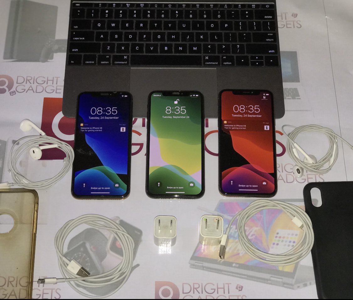 DrightSauce's tweet image. Today’s deal (2) 🔥🔥🔥🔥🔥🔥🔥🔥

iPhone 📱 Xs in 64gb and 256gb available for give away price with complete accessories and pouch👝 

👉64gb——-240k
👉245gb——250k 

Phones are clean and are barely used. Best deals as usual send a dm to get this and pls kindly RT 🙏God bless you