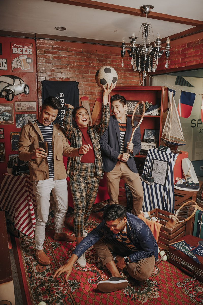elleramirezz's tweet photo. Stripes &amp; stripes &amp; stripes. Stay chic, look sharp, and wear this prep style icon #VarsityPrep @sperryph https://t.co/lNuWsZO5Gc