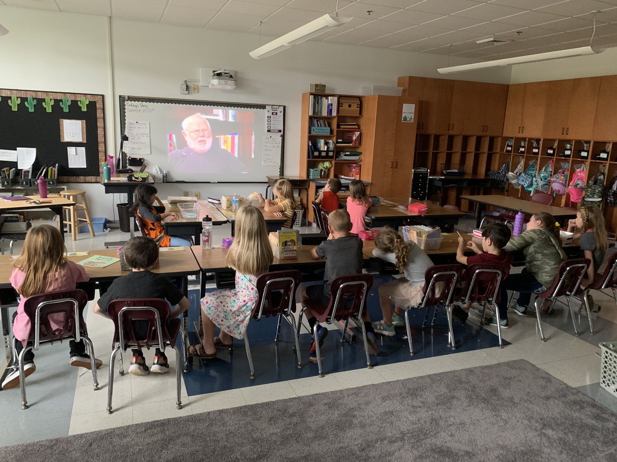 mrs_tapley's tweet photo. We started our first book club of the year! We will be reading various Tomie dePaola books as a whole group and in small groups! Thanks for the awesome introduction PowerPoint @aleciatalbot https://t.co/bosU7BxDdE