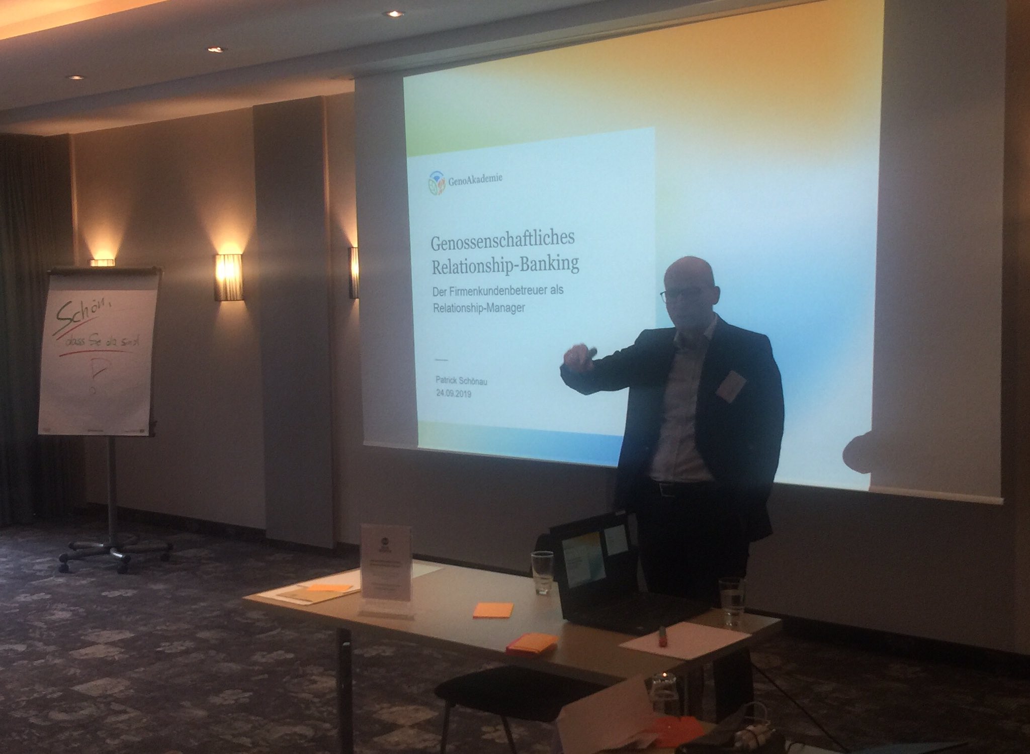 Pbs Twimg Com Media Efolsemwwaep4ny Jpg Large