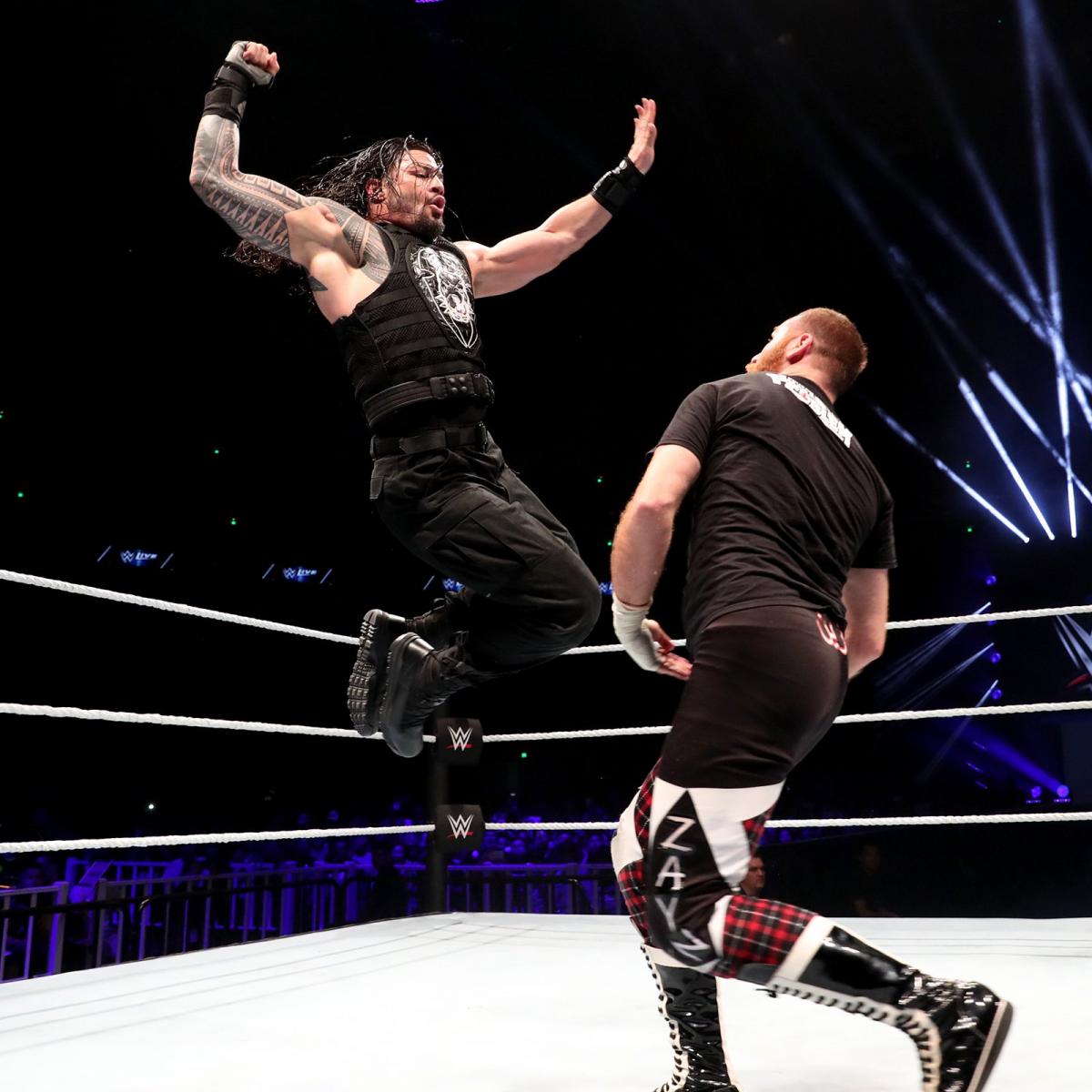 lRomanReignsl's tweet photo. WWE #RomanReigns journeys to #WWEShanghai: Digitals photos https://t.co/1dT42jdjhP