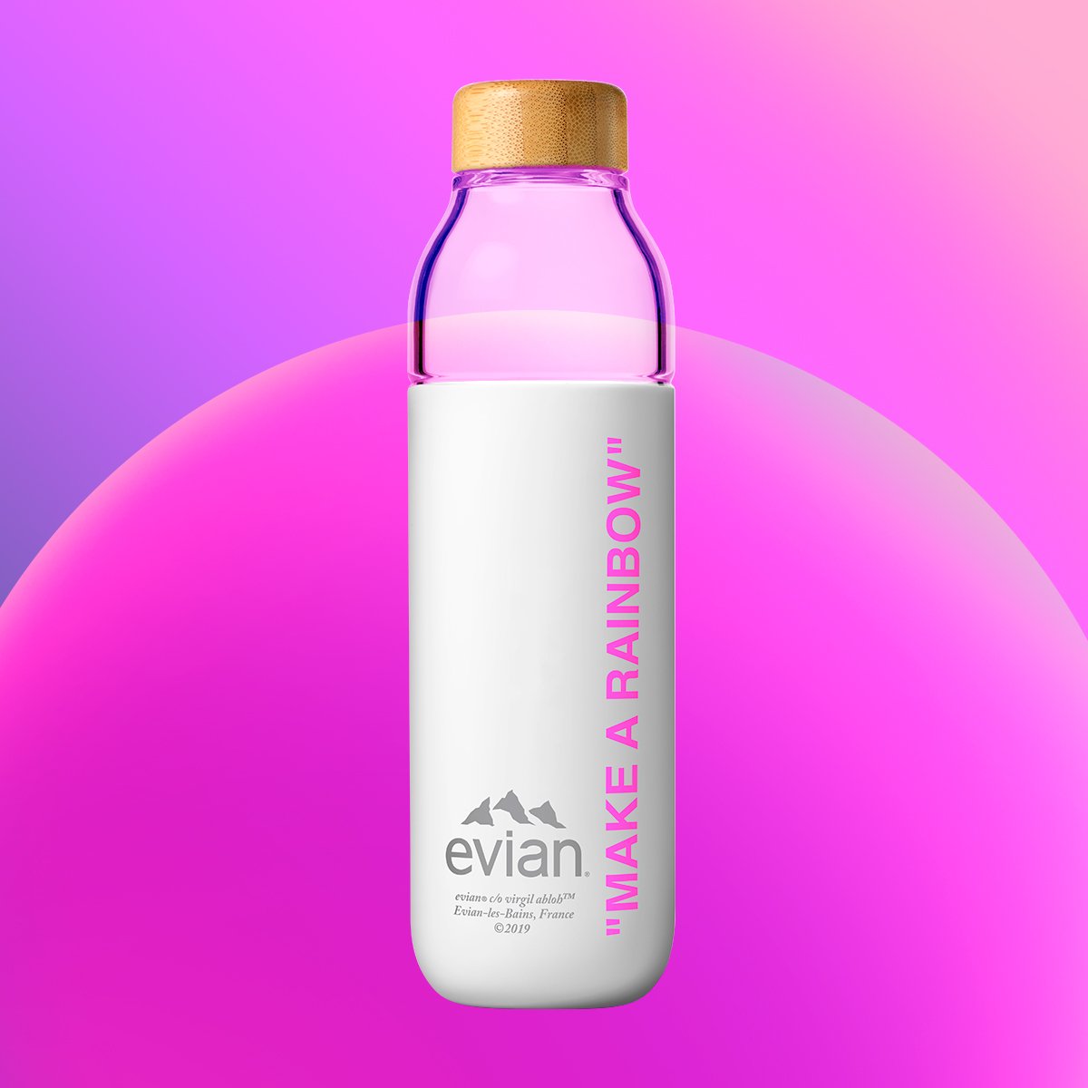 evianFrance's tweet photo. Follow + RT avec le #evianxVirgilAbloh pour avoir une chance de remporter la gourde la plus stylée du moment ! 2 gagnants tirés au sort demain ! https://t.co/CL10dnmzIP