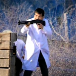 白衣を着ながらサバゲーをした結果？有事に武器をとって戦う研究員みたいになった!