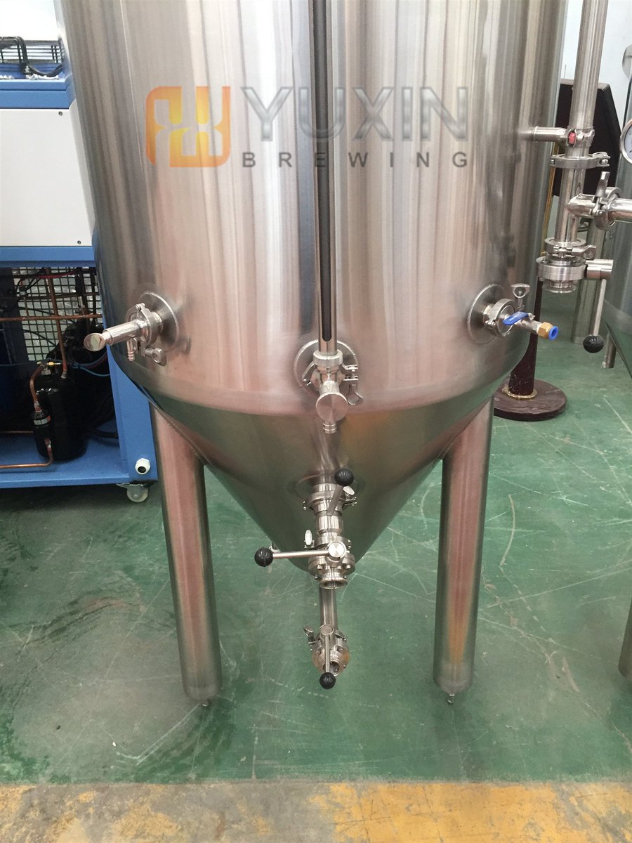 SophiaW06191323's tweet image. Look at these mini #unitanks #fermenters with liquid level, dry hops port, carbon stone, racking valve... We can always achieve your every detailed #brewing demands with our perfect personalized service. 
#longfermentation #homebrewery #beerbrewing #craftbeerporn