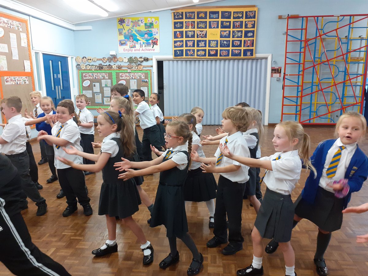 JamesBrindleyPS's tweet photo. Time for some African dancing now. Year 2 have a fun packed, music filled morning. They'll sleep tonight! #drumroots https://t.co/DfyumsRWa6