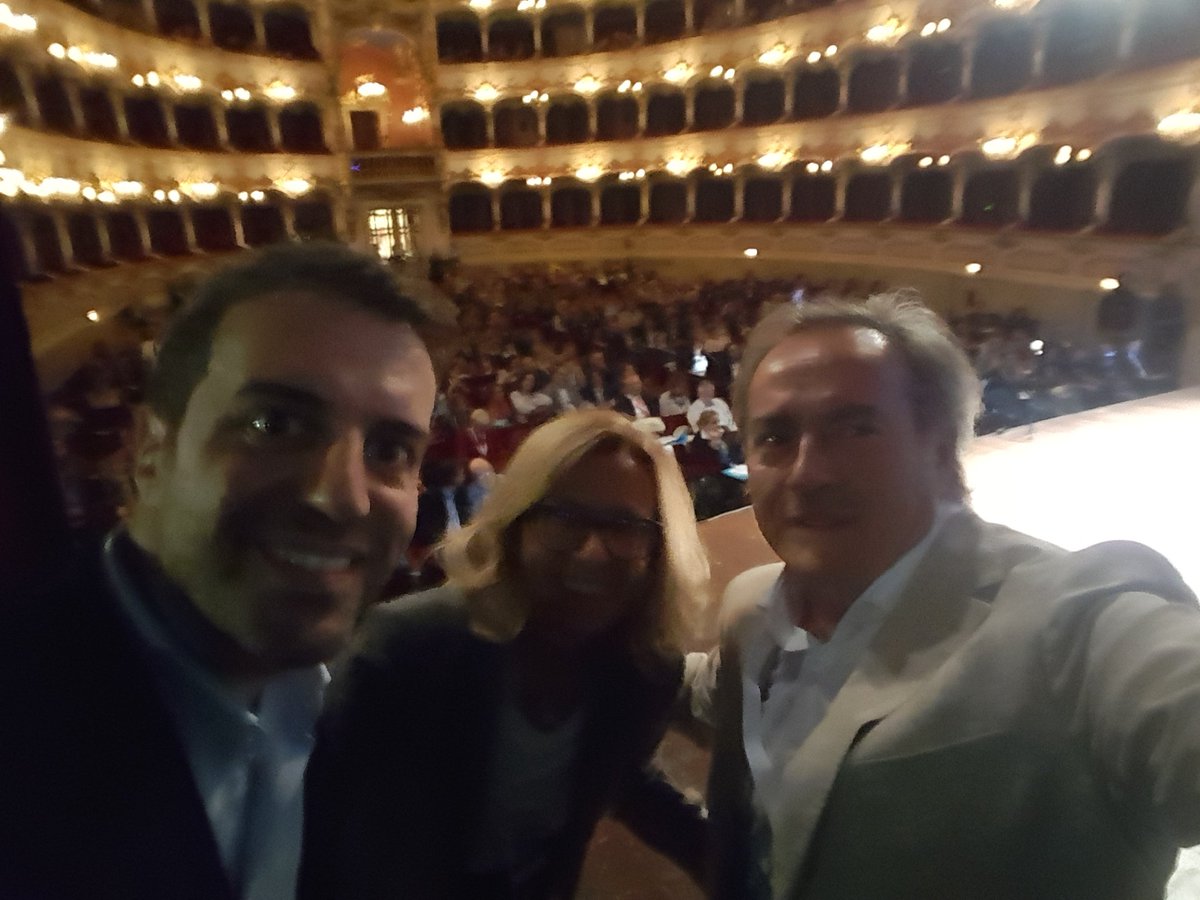 CarlosJOchoaFer's tweet photo. #scuolaevirtuale Thank you very much 4 this opportunity sharing #VirtualReality 4 Educacion Immersive experiences. ;-) Grazie Mille
@vrara_madrid
@thevrara
@ONEDigitalCons1 https://t.co/pq2sEi5Hw0
