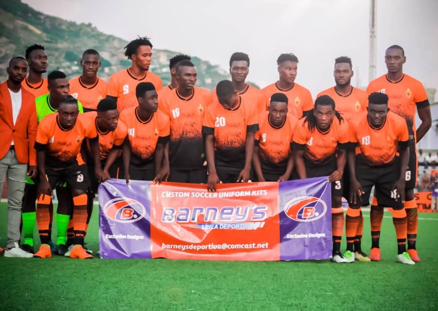 FootHaitiData's tweet photo. Baltimore SC reste sur 6 matchs sans encaisser le moindre but (depuis le 19/05/2019).
La dernière fois que cette série était égalée ou battue, c'était lors de la période 26/06/2011-02/10/2011 (10 matchs).
#VioletteAC #BaltimoreSC #6eJournée #D1 #SerieCloture #Mercredi https://t.co/SA48Ja3LcG