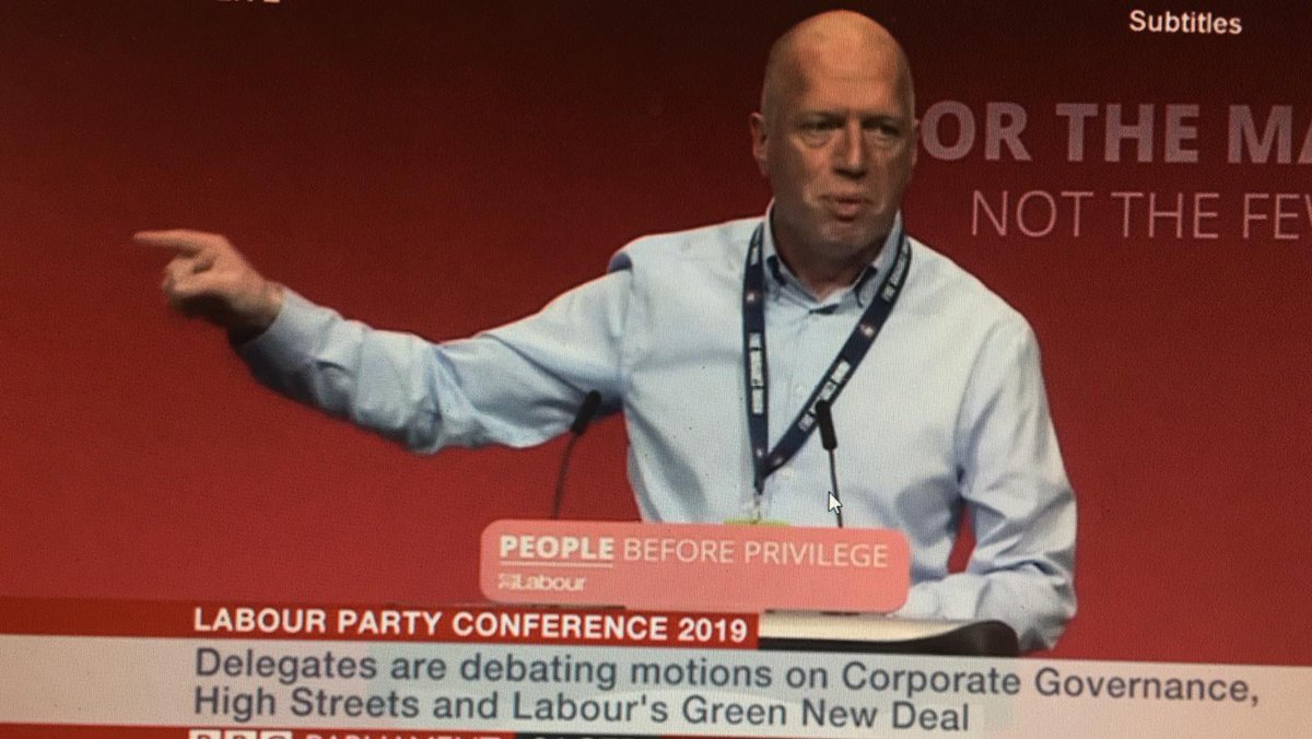 WorkerClimate's tweet photo. And we're live!
@MattWrack introducing #Composite17 calling for a socialist #Green New Deal with decarbonisation by 2030 🔥 https://t.co/Wv51kycXbL