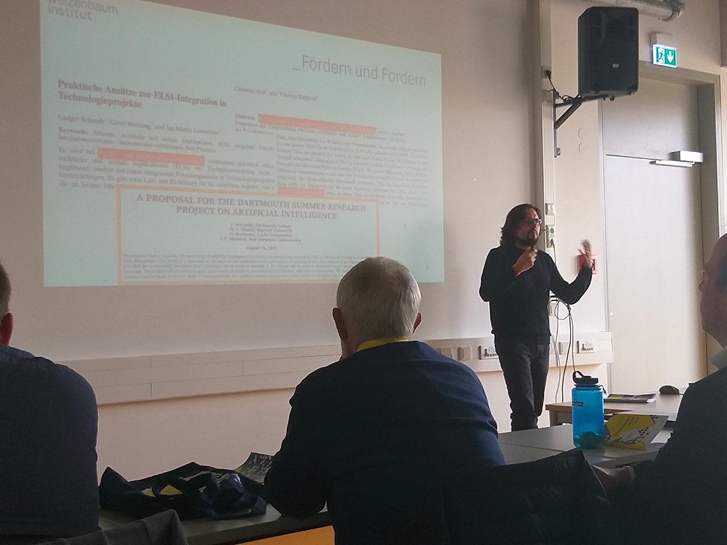 informatikradar's tweet photo. Stefan Ullrich vom @JWI_Berlin diskutiert auf der #Informatik2019 über praktische Anwendungen unserer Ethischen Leitlinien https://t.co/wf6enEPFai #GI50 #Ethik https://t.co/WBVLXDj6Gb