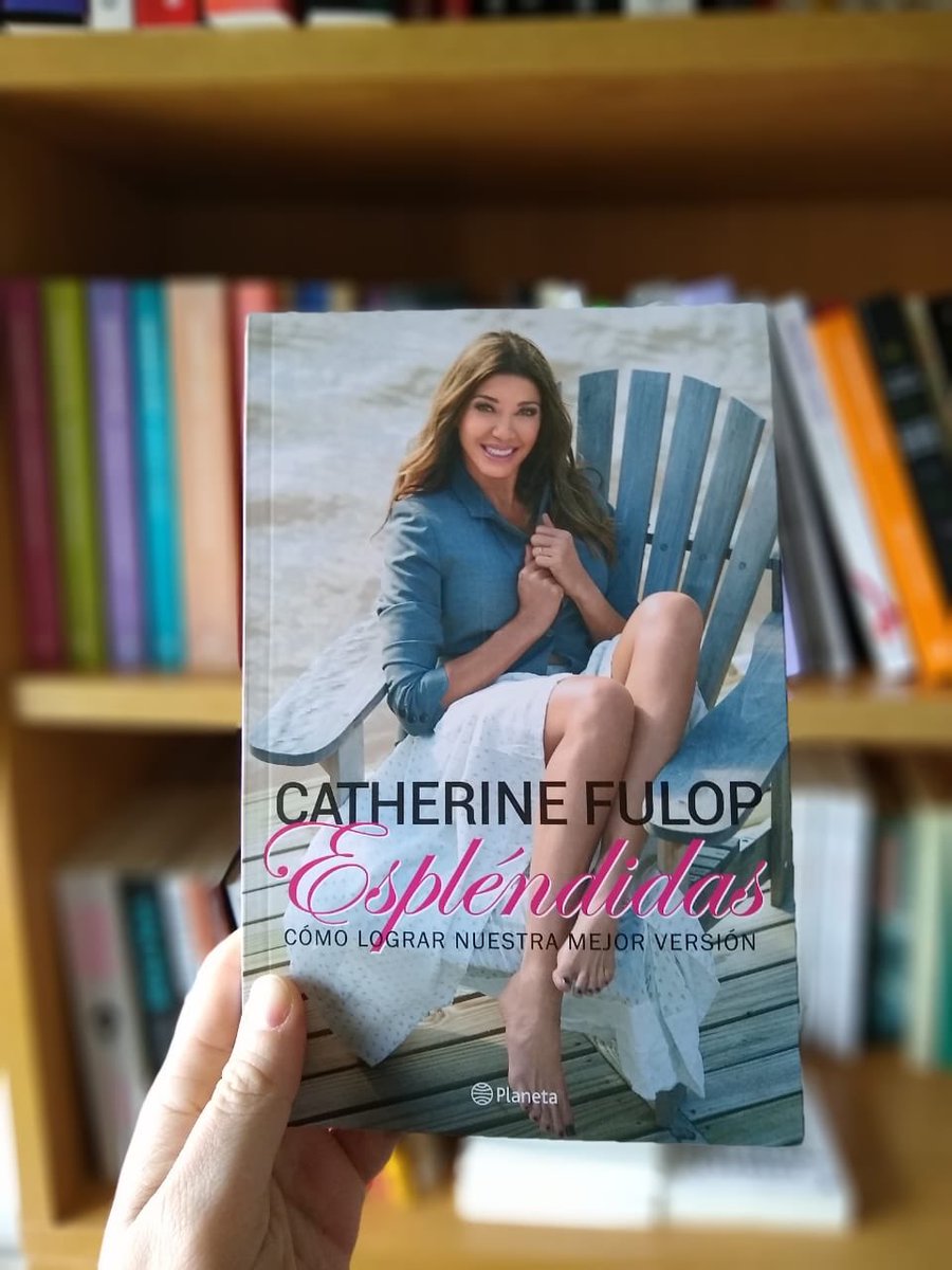 Vale975's tweet photo. Hoy con @marcefoss antes de las 11, te regalamos #Esplendidas el libro de nuestra querida @catherine_fulop! 😍 #YoEscuchoVale https://t.co/xQQGxiBKxx