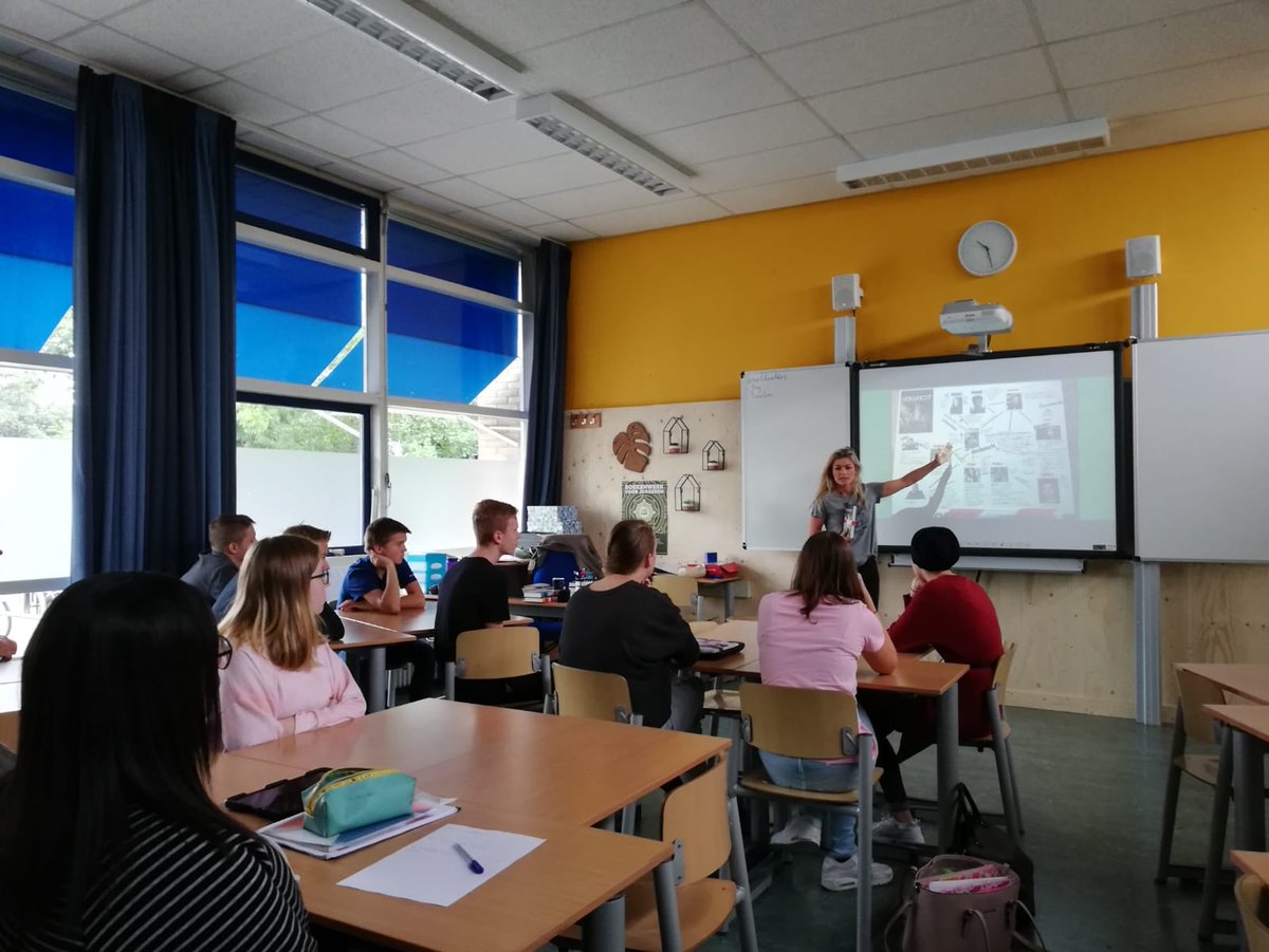 mavo_zoetermeer's tweet image. Gastles van schrijfster Margje Woodrow. Het is de boekenweek voor jongeren! #3pak #literatour