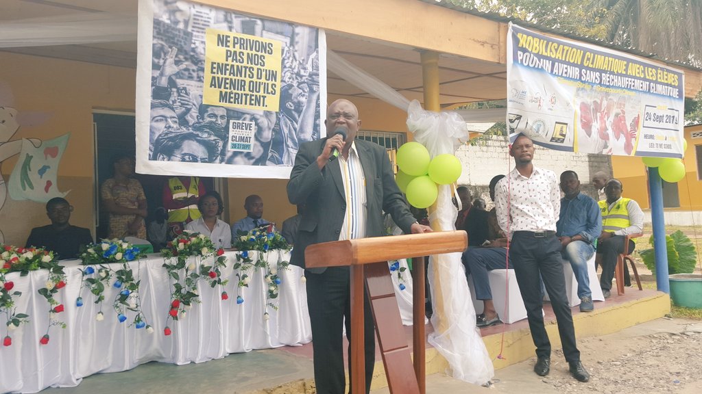Hlcasbl's tweet photo. Mot duBourgmestre  #Galiema Mobilisation #climat avec les élèves #educationetclimat avenir durable reduction des impacts #rechauffementclimatique #AfrikaVuka #greve24septembre #GrevepourleClimat @ninteretse #ClimateStrike @350Africa @350 @PNUDRDC @UNESCOKinshasa @Presidence_RDC https://t.co/NeDCuzOgxb