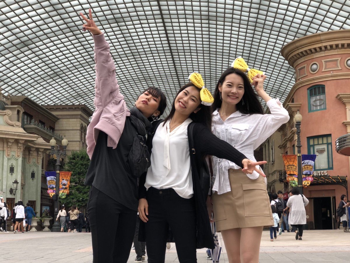 EkQ8Yfd3OncMe0d's tweet photo. モデルたちを連れ、ユニバーサルスタジオジャパンに野外研修に行きました。
#eggmagic
#elenore
#モデル https://t.co/hGmVhpOWAT