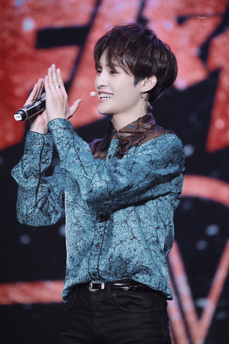 20001010net's tweet photo. #YANGYANG #刘扬扬 #양양 
#WayV #WeiShenV #威神V https://t.co/YDn9ZLiham