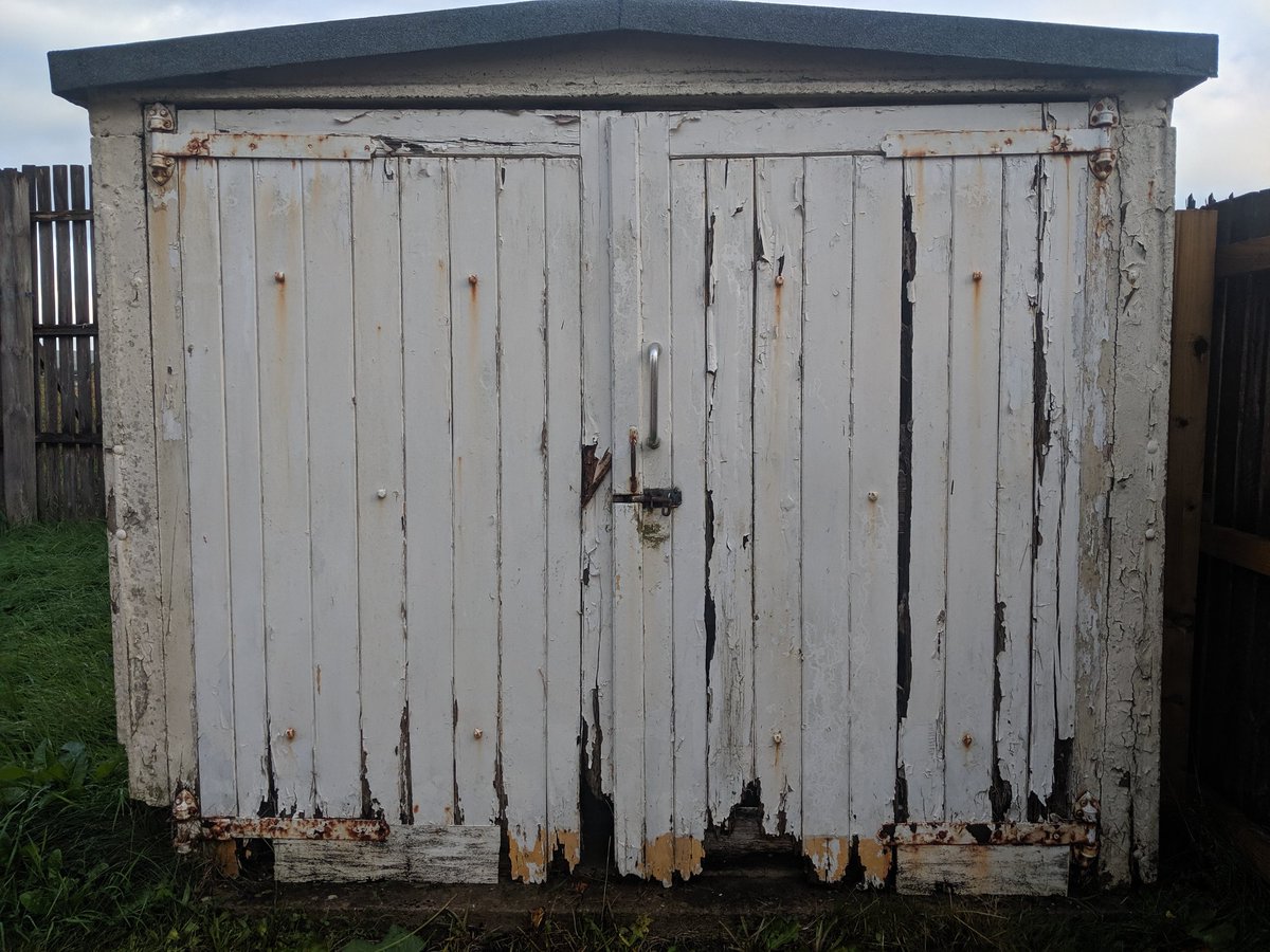 GDSUKGDoors's tweet photo. Before &amp; After shots of this side hinged garage door. Roof replacement completed, now for the rest for the outside. #GDSUK #GDSUKGarageDoors #SideHinged #GaradenOffice #GarageConvertions #BlackburnGarageDoors #LancashireGarageDoors https://t.co/eZLwrMmVqm