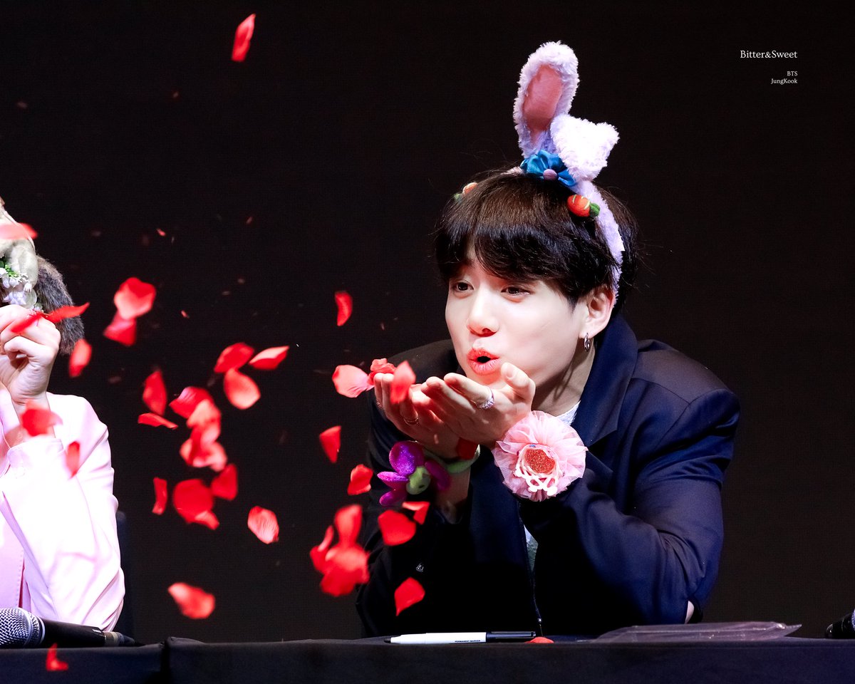 some roses for the audience and some roses for yoongi hyungie