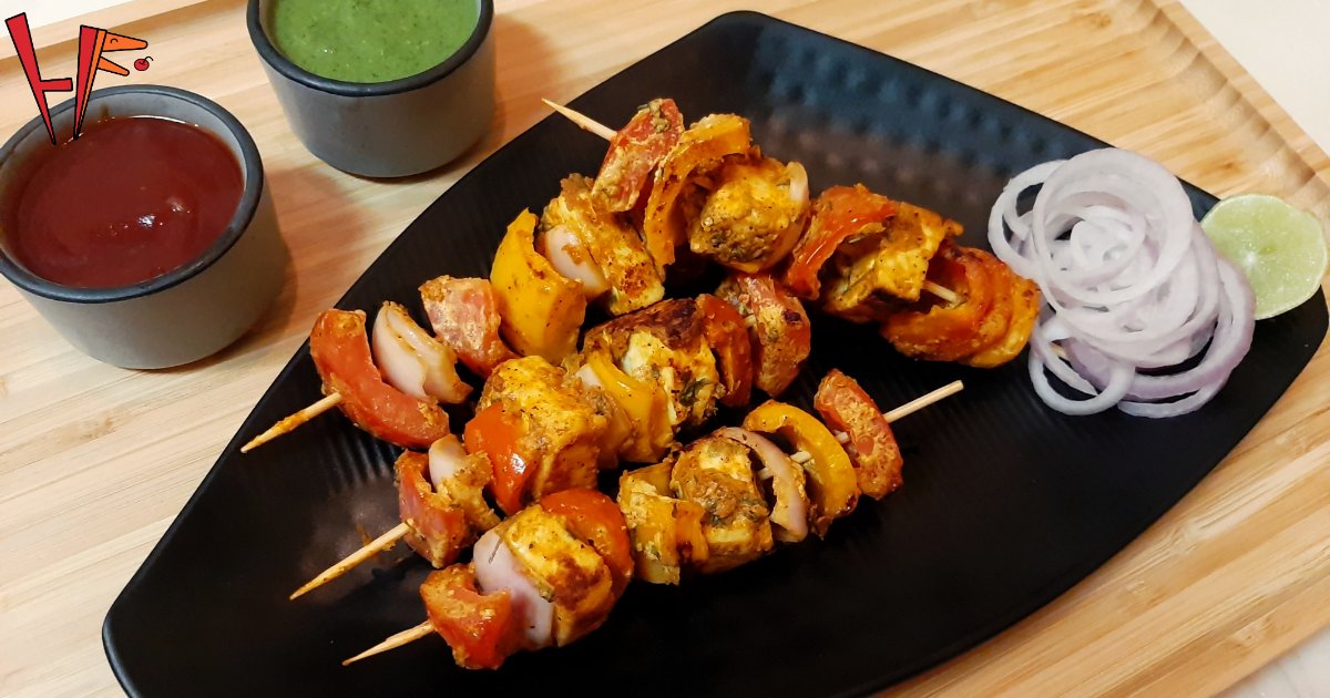 #Paneertikka... A popular Indian starter made with marinated paneer and veggies. Step by step photo recipe to make this delicious starter at home.
Recipe link 👇👇👇 happilyfoodish.com/paneer-tikka-r…
#Indianstarters #Vegrecipes #paneer #recipes