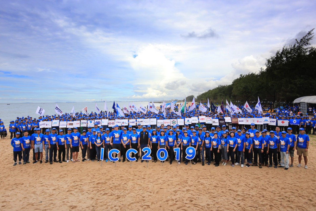 IVLTeam's tweet photo. IVL took part in the 2019 International Coastal Cleanup in Thailand with over 30 companies, 4,500 people, & 89,000 kgs of trash collected over the years.
Are you part of the #PullingOurWeight challenge yet?
#IVLEmpoweringPotential
#IVLTeam
#IndoramaVentures https://t.co/Zp3qcmxRXj