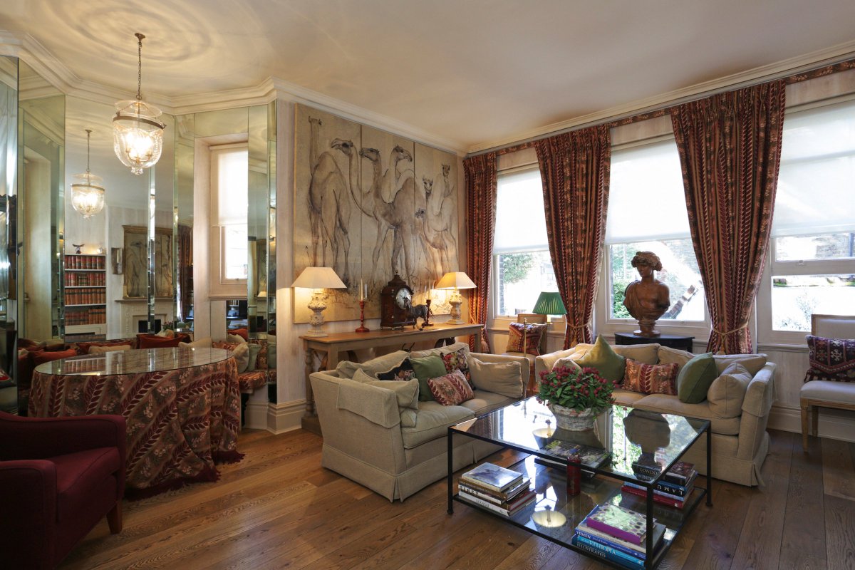 DestLondon's tweet image. Ormonde Gate is an elegantly furnished property located in a grand period building. Antique furniture, porcelain, and classic pieces are situated around this apartment giving it a regal atmosphere👑

Click the link for further details on how to book! 🏡

homefromhome.co.uk/properties/lon…