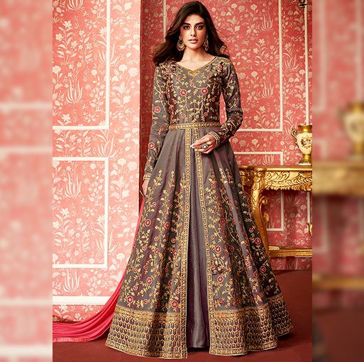 UtsavFashion's tweet image. Wondering what to wear to the next evening gala you get invited to? These flared silhouettes with dainty embroidery are an apt choice.
utsavfashion.com/concepts/flare…
.
#UtsavFashion #ModernYetRooted #CelebrateTheIndianExperience