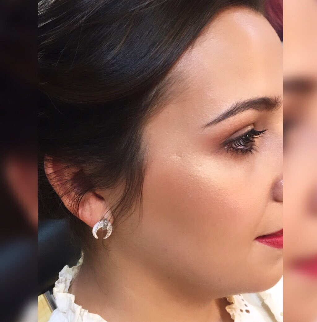 Hablando de MAQUILLAJES BONITOS... el de nuestra amiga Maria ❣️ Sus palabras fueron “ me han maquillado muchas veces pero nunca han conseguido sentirme yo y hoy me voy feliz con el resultado, me encanta” 
Así que nos quedamos con eso !!!