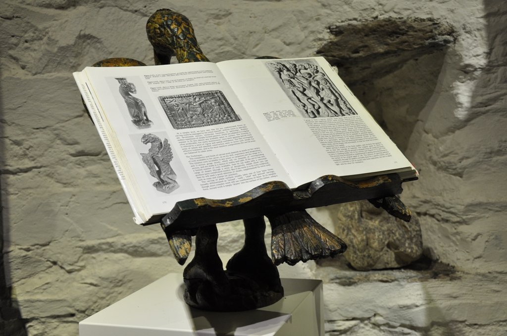 A Rare 16th Century English Oak Lectern. Circa 1570. Get more here-bit.ly/2PDSyKy
#Sculpture #OakSculpture #BirdSculpture #AntiqueCarving #HomeDecor #Design #InteriorStyle