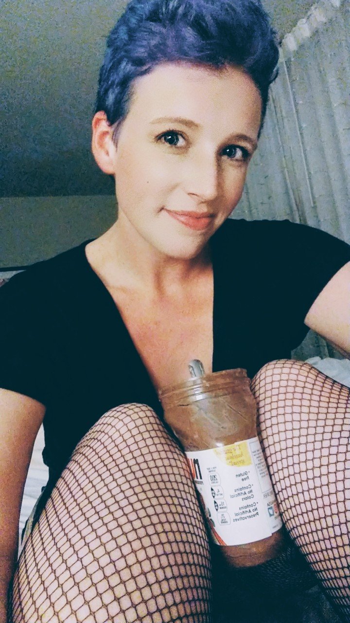 2 pic. I REALLY like Nutella. #FirstTweet https://t.co/yldMugcP7j
