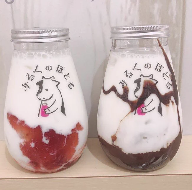 究極のイチゴミルク!？北海道産牛乳を使用＆可愛いボトル入りで最強！