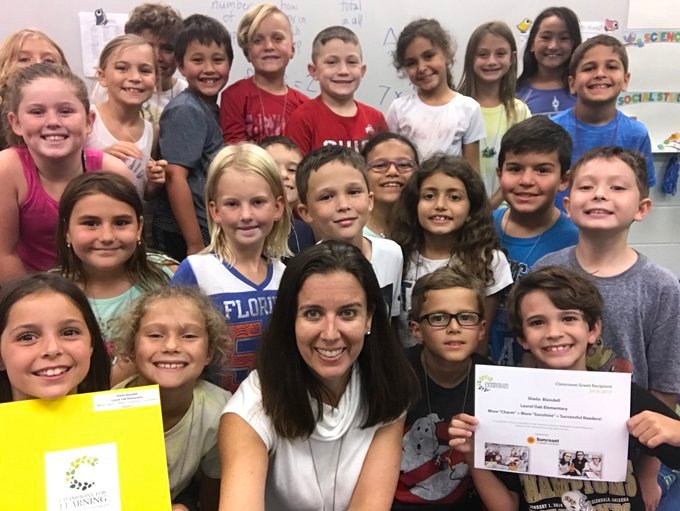 mrs_blaisdell's tweet photo. Thank you @Champs4Learning for 30 years of support and love for teachers and students and so many wonderful memories to look back on today! 😍🍎🍏
#Champs4Learning #ChampionsDay
@LaurelOakElem https://t.co/WvndTMqy2V