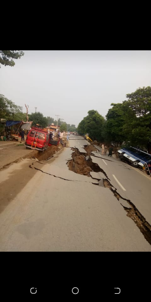 UBMajeed's tweet image. Really strong earthquake near Mirpur AK