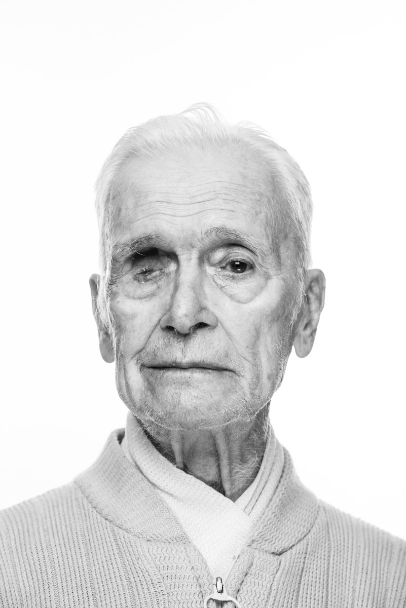 StacyPearsall's tweet photo. The @VetPortraits will be at the Persidio Yatch Club on Oct. 20th taking complimentary portraits of area veterans. If you, or a veteran you know, would like to take part, simply RSVP HERE: https://t.co/3mkI84G0Ja #VeteransPortraitProject #VPPMissionCompleteTour https://t.co/eV1zd81kQN