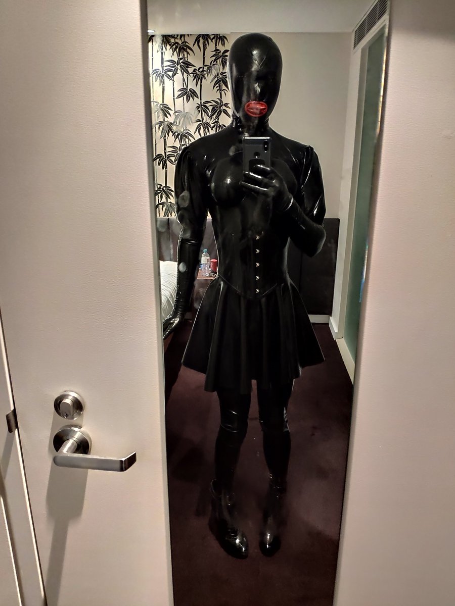 The best gloves and latex fetish pics