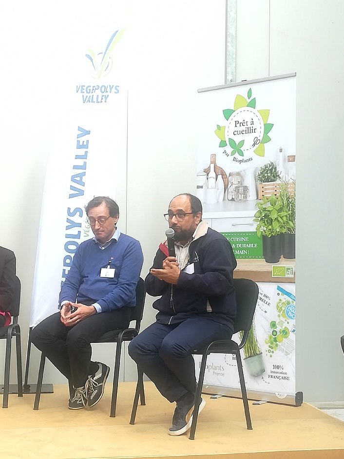 VEGEPOLYSVALLEY's tweet photo. Retours d'expérience des #enseignes : System U, @AUCHAN_France, leurs démarches #RSE et attentes. Retours d'expérience de #producteurs sur leur démarche et leurs #relationscommerciales. https://t.co/wDDFTMvgch
