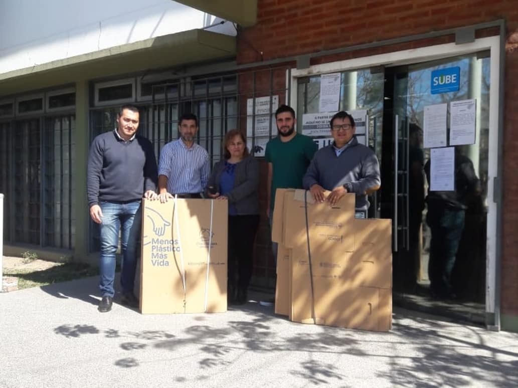 ChacoSepara's tweet photo. En el marco del programa #ChacoSepara perteneciente @AmbienteChaco estuvimos reunidos con el personal de la @ChacoTransporte junto al Subsecretario Roberto Medina y el direcror Gustavo Solá, coordinando acciones para que se comience con la recolección de papel.

#EconomíaCircular https://t.co/K87igW0Nh5