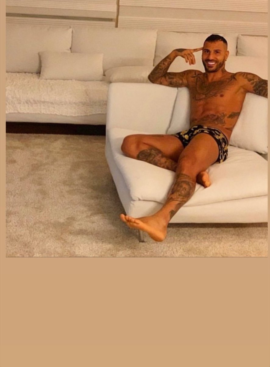 Eliffbjk34's tweet photo. İyimi böle iki gözümmm🤩🤩🤣🤣
@07RQuaresma https://t.co/VLLke2C2oi
