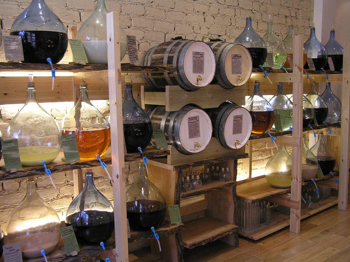demijohnthedeli's tweet photo. Did you know it's Recycle week this week? We recycle and reuse every day as people bring back their bottles to be refilled so shop with us care about the environment #RecycleWeek2019 #Recycle #reuse https://t.co/p1eEMEVlPr