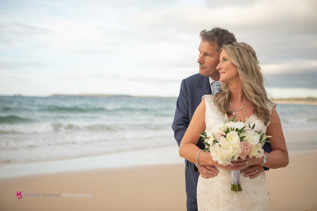 A beautiful Beachside Cornish wedding at Carbis Bay Hotel with accents of blue
Images <a href="/KhalilePhoto/">Khalile Siddiqui</a>
bit.ly/2ml9Gdi