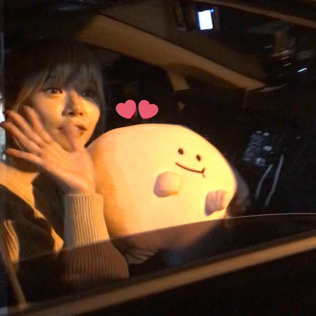 jiu is hugging my gift in the car 😭❤️ i want to cry