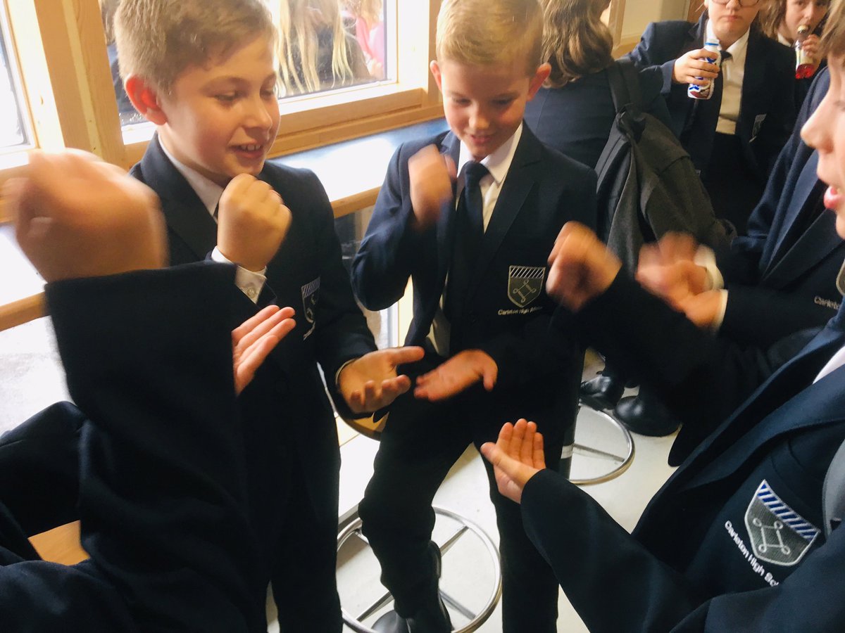 PATCarletonHigh's tweet photo. Rock Paper Scissors at lunchtime... in Japanese! Year 7 never fail to amaze! #alwayslearning #lunchtimegames https://t.co/yvPOtiHFU5