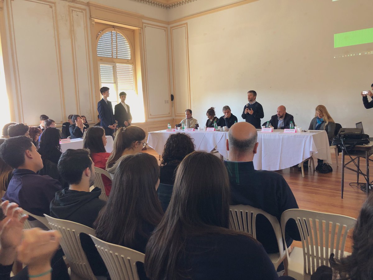 SBonifatti's tweet photo. DEBATE EN EL SAGRADA ⛪️

👉La educación debe basarse en dos pilares, el docente y la infraestructura, reivindicando al profesional y poniendo en marcha un programa de mantenimiento preventivo.

👉La desocupación es el problema madre de otros problemas.

GRACIAS POR LA INVITACIÓN https://t.co/UeYDPwCGWS