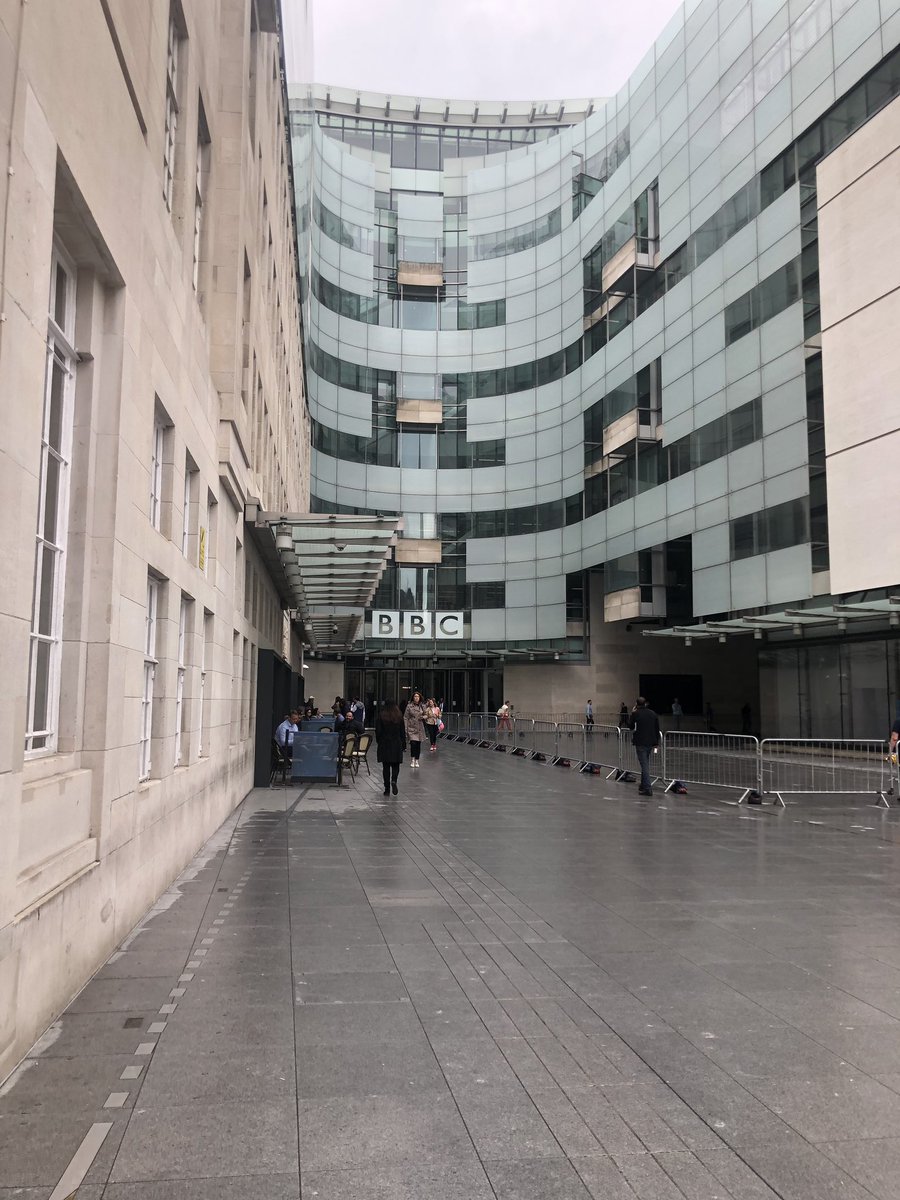 Fantastic to be at BBC broadcasting house representing the @rpharms today talking to  @drmarkporter about prescription charges in england. Check out #insidehealth @BBCRadio4 today at 9pm bbc.co.uk/sounds/play/br…
