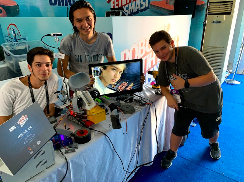 hisar_school's tweet photo. Lise Bilgisayar Bilimi öğrencilerimiz, 17-21 Eylül arasında Tekofest kapsamında düzenlenen “Robotik Otonom 1453” yarışmasına katıldılar. Öğrencilerimiz, 9. sırada ve Finalist olarak yarışmayı tamamladılar. #hisarokulları #hisarcs https://t.co/rDfEJ2iIJv