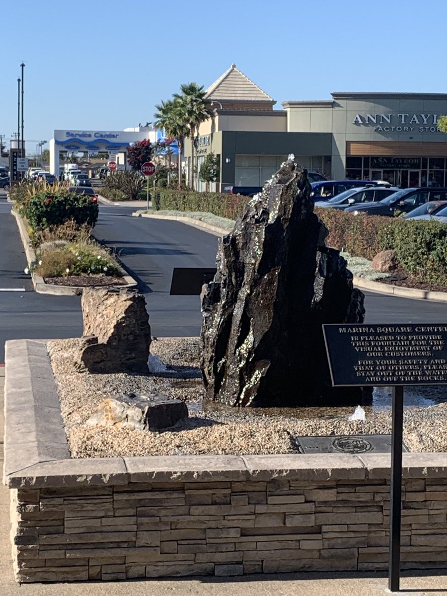 Was in San Leandro yesterday and thought it was interesting to see a rock fountain. To each his own. #TuesdayMorning #TuesdayThoughts #TuesdayMotivation #tuesdaycluesday #TacoTuesday #sanleandro #marinasquare #fountain