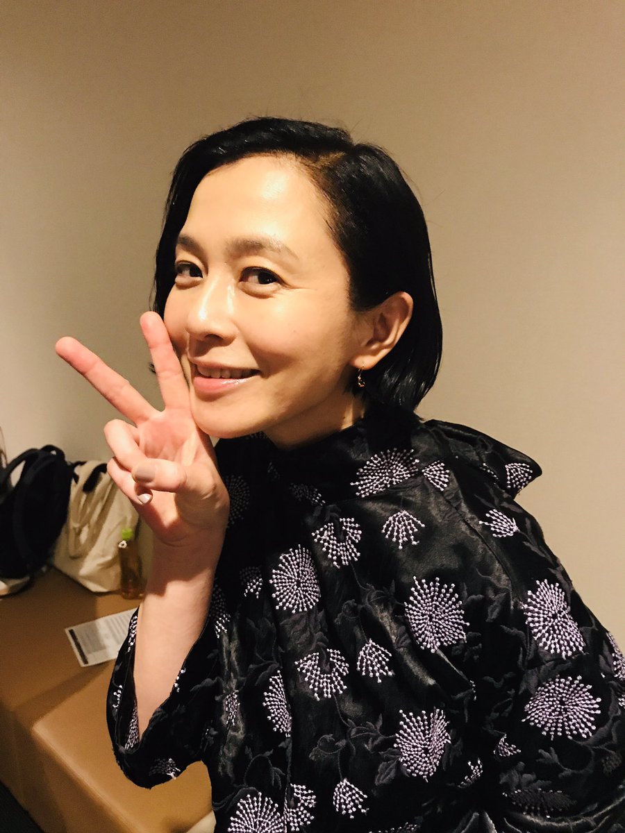 坂井真紀 Official ついつい可愛いポーズをする坂井さん 舞台挨拶のトークは頑張ったのでしょうか 映画108 松尾スズキ監督