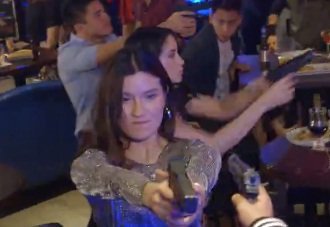 girlsluuuv's tweet photo. Sandaleeee!!!!!! Grabe sobrang apoy @dianacmackey @frankimrussell iba kayo ang lakas ng dating! Papa baril na ko hahahhahaha

#FPJAP3Alerto https://t.co/qTC4Zz7dIO